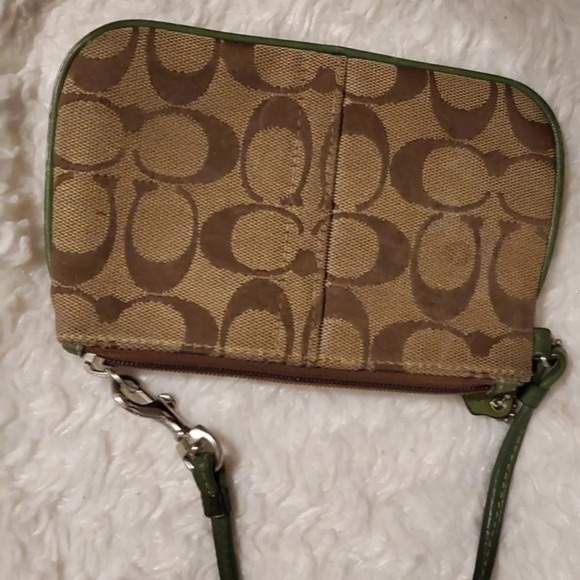 Coach‎ signature wristlet - Picture 4 of 5